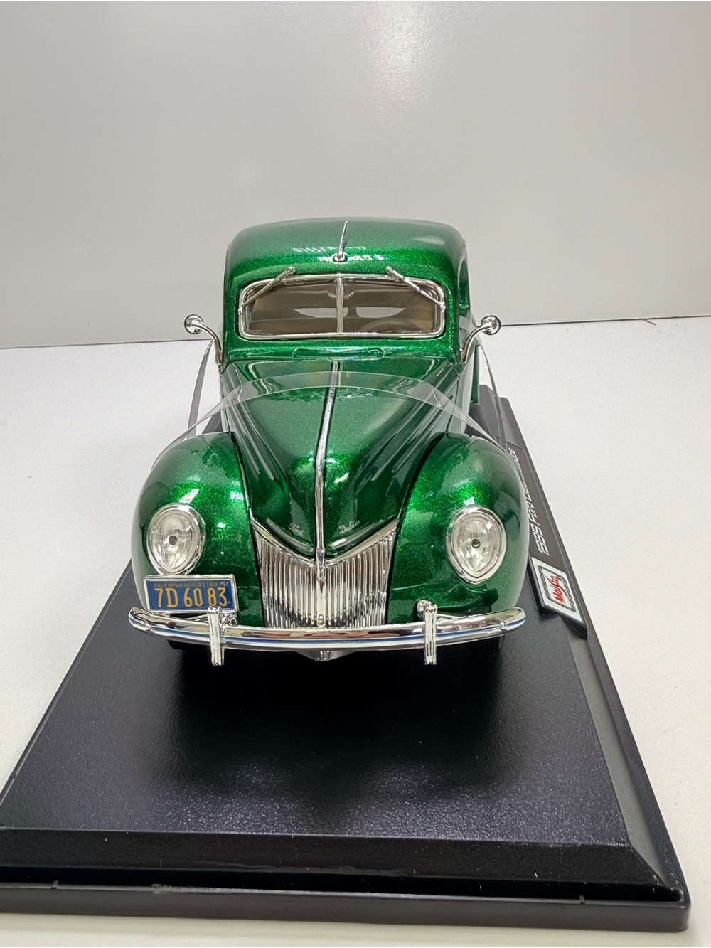 Die-Cast Classic Green Vintage Car Model - Kids Toys Cars & Vehicles